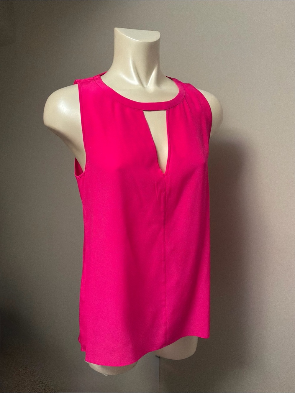 BCBGMaxAzria Bright Pink Keyhole Sleeveless Tank